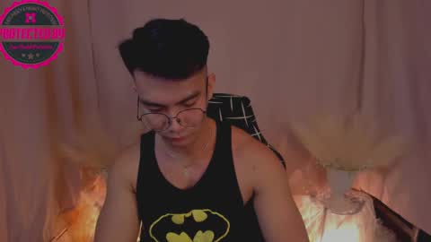 Snapshot of 000batman000 chatting on December 11, 2024, 1:17 pm Bruce online show from December 11, 2024, 1:17 pm