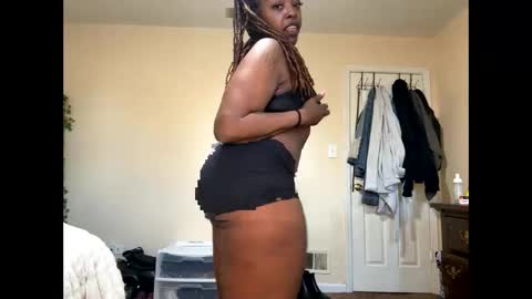 Snapshot of 000cloud9000 chatting on April 14, 2026, 11:00 pm Cloud9 online show from April 14, 2026, 11:00 pm