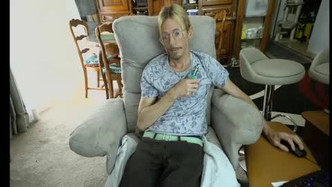 Snapshot of 00jeff31 chatting on May 1, 2026, 7:24 am jeff online show from May 1, 2026, 7:24 am