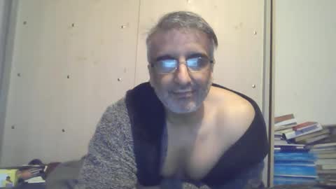 Snapshot of 0luvmonkey chatting on March 15, 2026, 9:21 pm 0luvmonkey online show from March 15, 2026, 9:21 pm