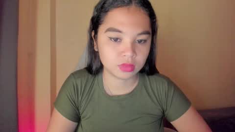 Snapshot of 0wwlo0k chatting on October 13, 2025, 5:51 am 0wwlo0k online show from October 13, 2025, 5:51 am