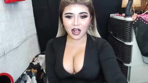 sexy kia online show from November 7, 2025, 2:00 am