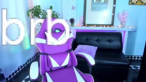 Snapshot of 19vanee chatting on March 11, 2025, 3:56 pm stef read my description online show from March 11, 2025, 3:56 pm