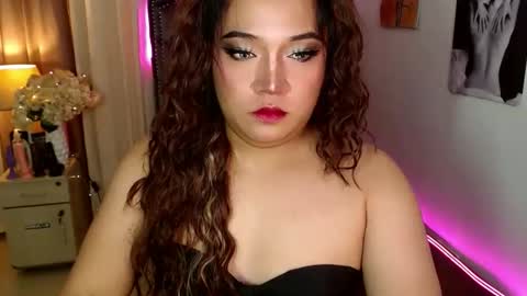 Snapshot of 1bestlover chatting on October 8, 2025, 7:33 pm Ekang online show from October 8, 2025, 7:33 pm