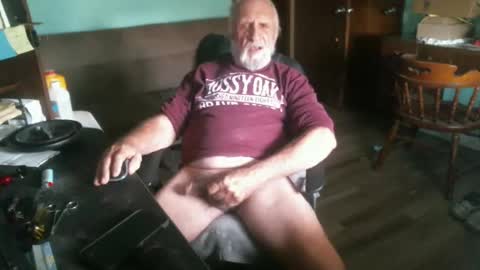 Snapshot of 1handyanddee chatting on December 30, 2024, 8:36 pm 1handyanddee online show from December 30, 2024, 8:36 pm