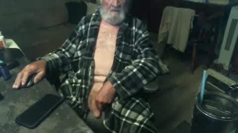 Snapshot of 1handyanddee chatting on March 4, 2025, 2:38 am 1handyanddee online show from March 4, 2025, 2:38 am