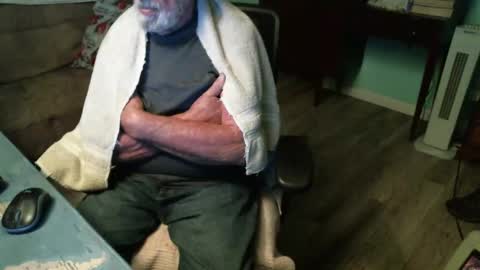 1handyanddee online show from February 7, 2026, 12:25 am