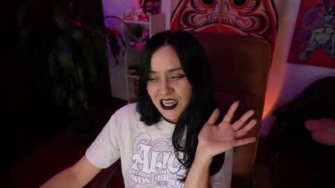 1hannamontana online show from May 15, 2026, 11:12 pm