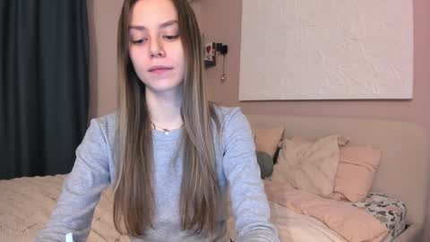 Lily 3 online show from December 7, 2024, 8:49 pm