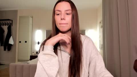 Snapshot of 1i1ypa1mer chatting on December 14, 2025, 8:35 pm Lily 3 online show from December 14, 2025, 8:35 pm