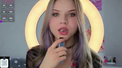 Snapshot of 1ktimes_goodnight chatting on June 12, 2026, 8:24 am Mia online show from June 12, 2026, 8:24 am