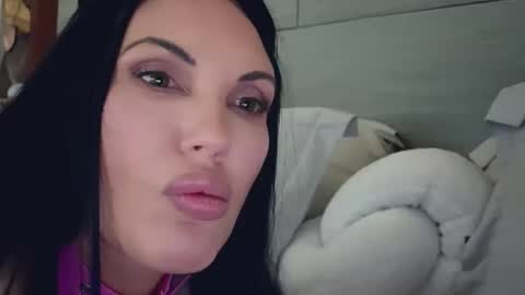 Snapshot of 1lovely1 chatting on February 15, 2026, 7:51 am Onna online show from February 15, 2026, 7:51 am