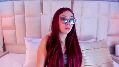 Snapshot of 1m_bella chatting on February 11, 2025, 7:02 am bella online show from February 11, 2025, 7:02 am