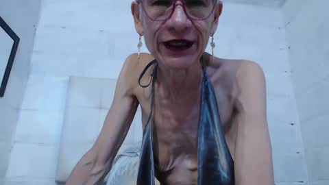 Snapshot of 1miss_monserrate chatting on January 5, 2025, 9:47 pm Miss Monserrate online show from January 5, 2025, 9:47 pm