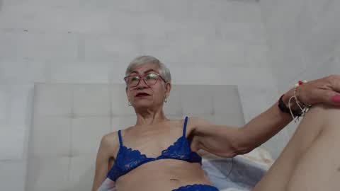 Snapshot of 1miss_monserrate chatting on February 6, 2025, 1:43 pm Miss Monserrate online show from February 6, 2025, 1:43 pm