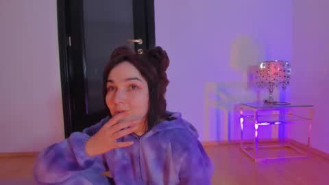 Moona  online show from February 9, 2026, 10:41 am