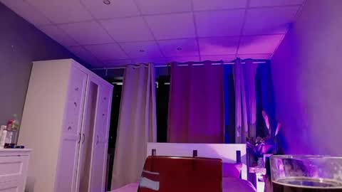 GLORYA online show from April 16, 2026, 6:25 am