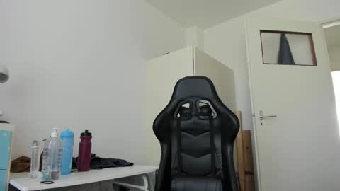 Henk online show from April 21, 2026, 12:00 pm