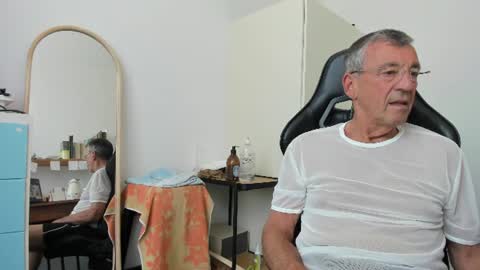 Snapshot of 200gentleman chatting on June 25, 2026, 10:31 am Henk online show from June 25, 2026, 10:31 am