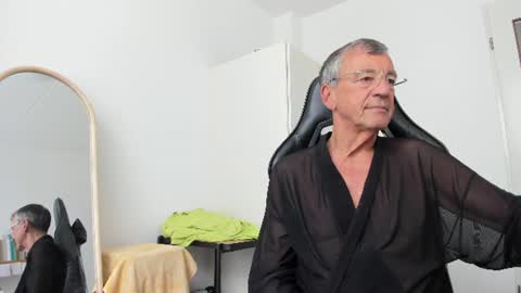 Snapshot of 200gentleman chatting on July 7, 2026, 1:37 pm Henk online show from July 7, 2026, 1:37 pm