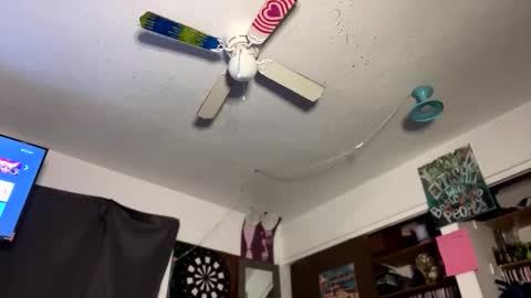 Snapshot of 21yearsy0ung9icheshung chatting on December 14, 2025, 12:16 am AlecurClit online show from December 14, 2025, 12:16 am