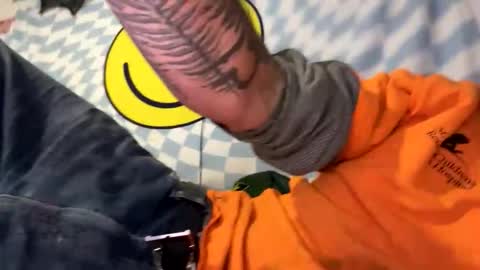 Snapshot of 21yearsy0ung9icheshung chatting on December 18, 2025, 12:17 am AlecurClit online show from December 18, 2025, 12:17 am