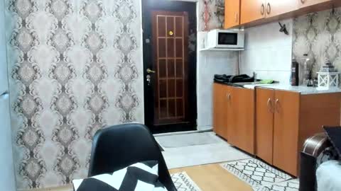 2sexymuscles online show from November 4, 2025, 9:25 pm