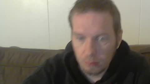 2small4you83 online show from December 20, 2024, 11:47 pm