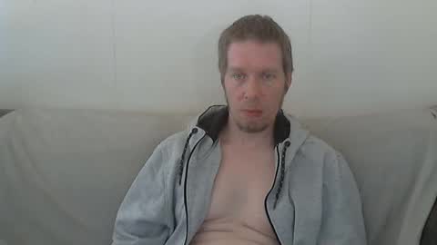 Snapshot of 2small4you83 chatting on April 27, 2026, 4:05 pm 2small4you83 online show from April 27, 2026, 4:05 pm
