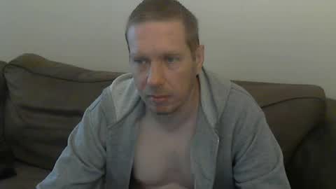 Snapshot of 2small4you83 chatting on June 5, 2026, 11:05 am 2small4you83 online show from June 5, 2026, 11:05 am