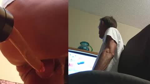 Snapshot of 2tiredoftoys chatting on June 27, 2026, 2:27 am 2tiredoftoys online show from June 27, 2026, 2:27 am