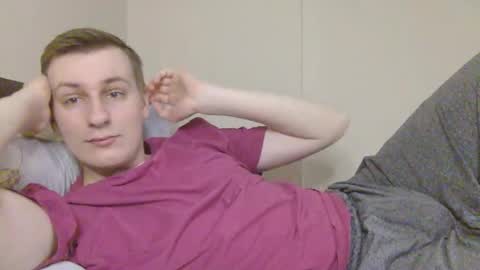 Snapshot of 3andy3 chatting on December 16, 2025, 7:35 am Andy online show from December 16, 2025, 7:35 am