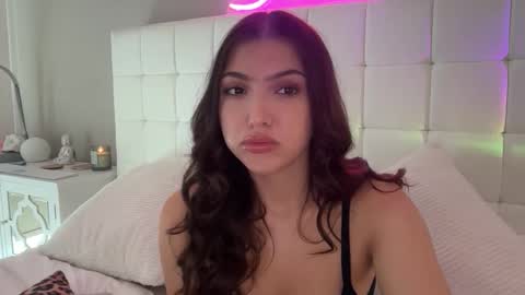 Venus Raee online show from November 11, 2025, 5:13 pm