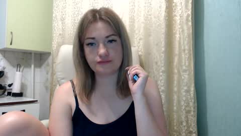 Snapshot of 3sweetcandy3 chatting on May 21, 2026, 11:01 pm 3sweetcandy3 online show from May 21, 2026, 11:01 pm