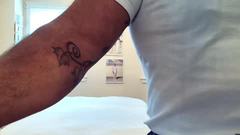 3 to tango online show from October 9, 2025, 9:02 pm