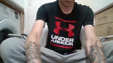 420feetloverr420 online show from September 17, 2025, 12:45 am