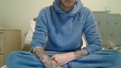 420feetloverr420 online show from March 27, 2026, 9:25 pm