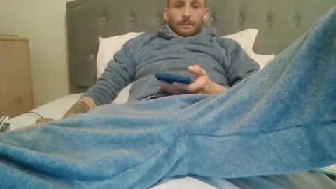 420feetloverr420 online show from March 28, 2026, 9:36 pm