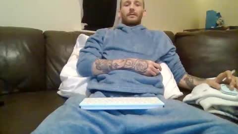 420feetloverr420 online show from April 9, 2026, 2:44 am