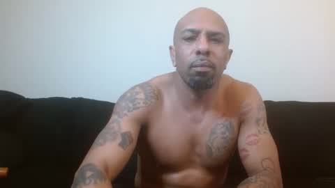 Snapshot of 420flyguy chatting on December 12, 2024, 10:52 pm 420flyguy online show from December 12, 2024, 10:52 pm