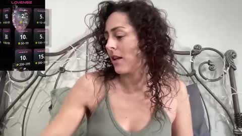 Snapshot of 420kc_couple chatting on February 19, 2026, 9:11 pm KC420Couple online show from February 19, 2026, 9:11 pm