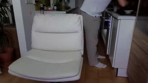 4rjun4 online show from October 18, 2025, 7:53 am