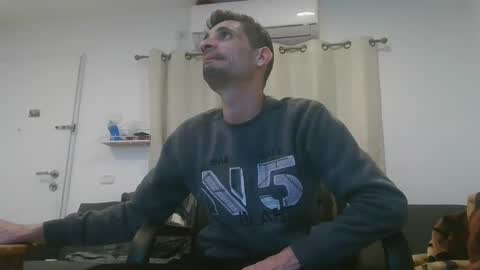 crazy101 online show from February 8, 2025, 2:26 am