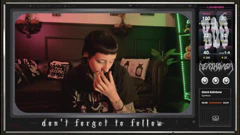 Juune online show from September 25, 2025, 6:11 pm