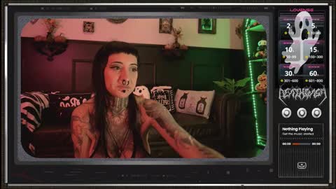 Juune online show from October 8, 2025, 7:00 pm