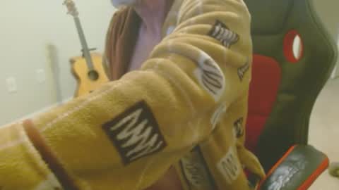 6stringer62 online show from February 13, 2025, 2:01 am