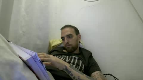 Snapshot of 6sundros chatting on October 3, 2025, 6:16 pm Suny online show from October 3, 2025, 6:16 pm