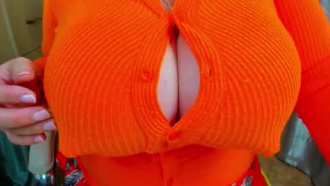 Brendi online show from October 6, 2025, 8:23 am