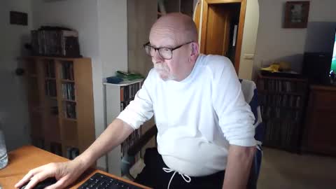  Papi  online show from March 28, 2026, 6:29 pm