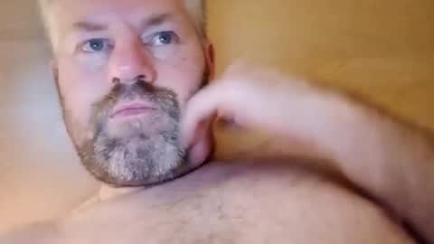 81jonnyx online show from December 18, 2025, 9:21 pm